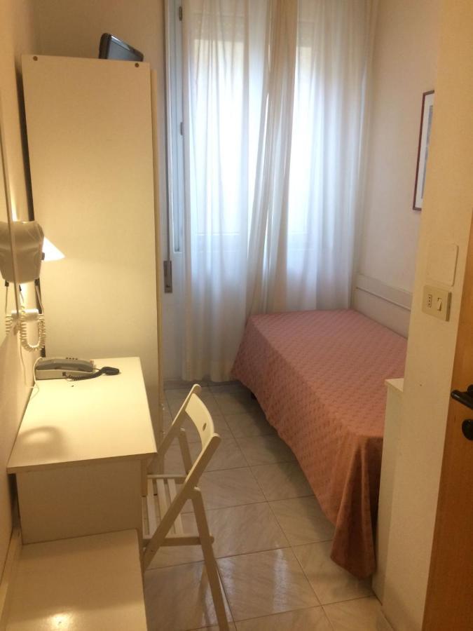 Regina 3*