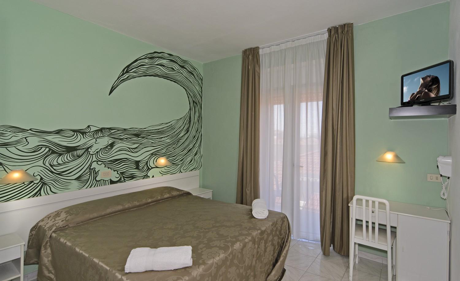 Regina 3*