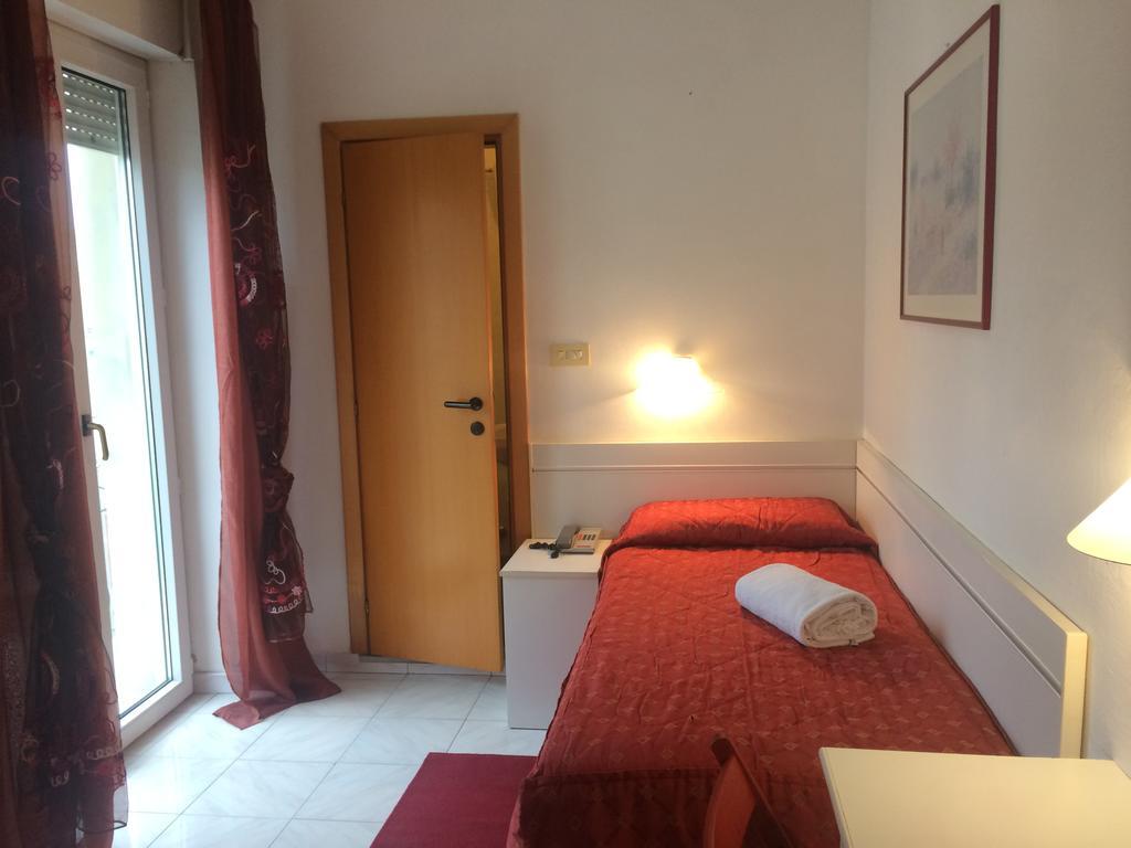 Regina Hotel 3*