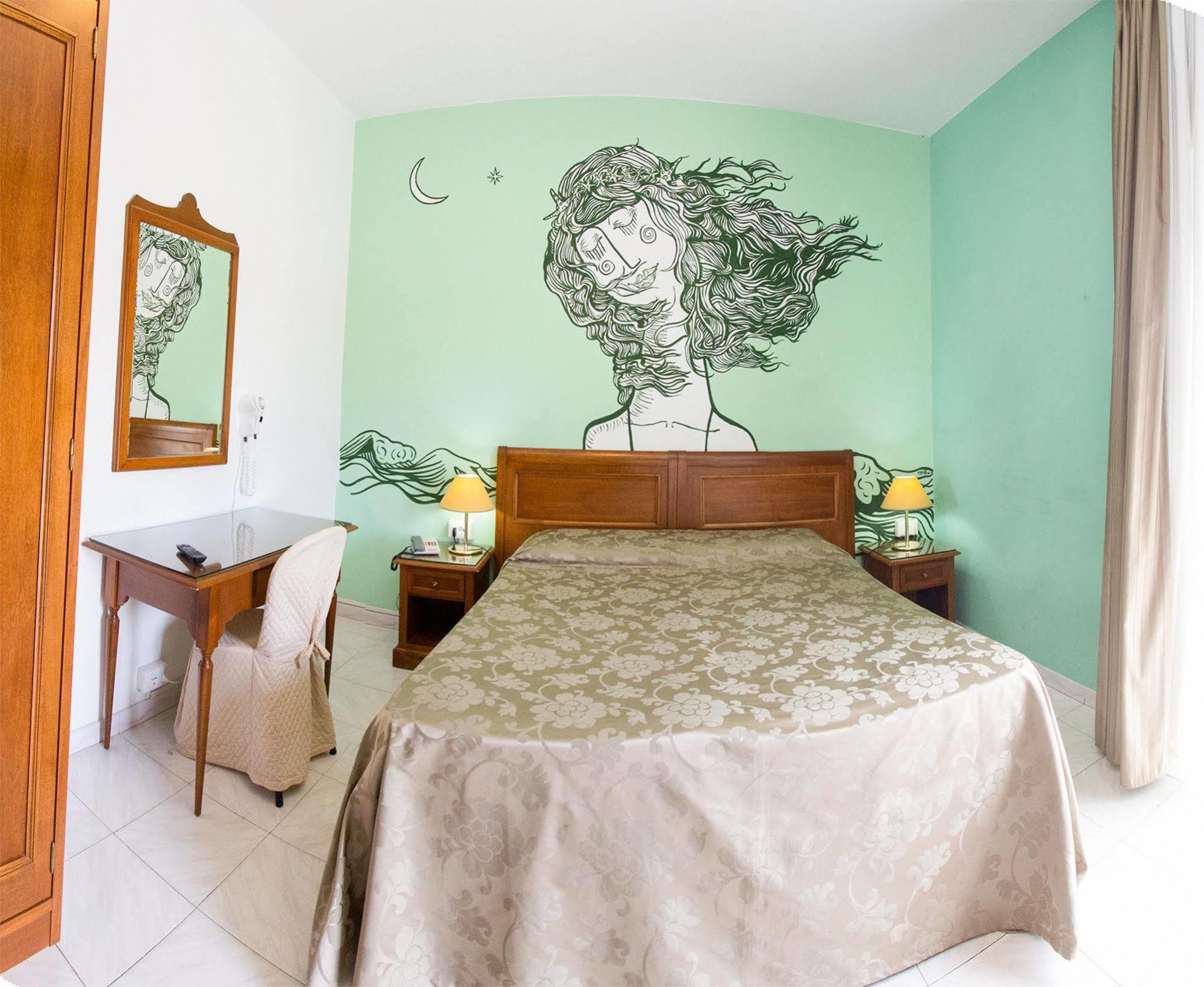 Hotel Regina 3*