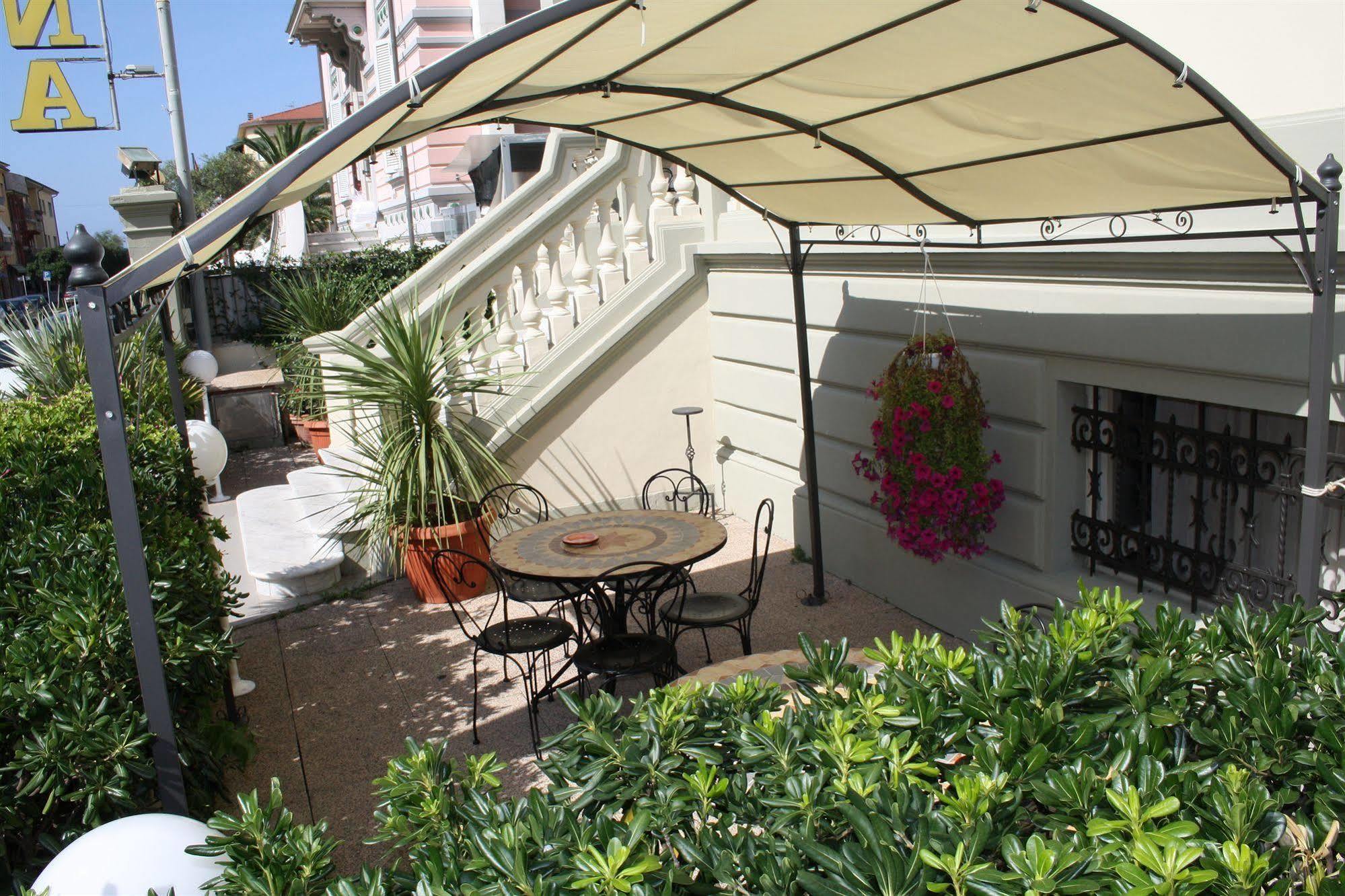 Regina 3* Lido di Camaiore